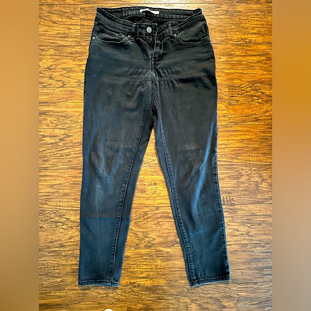 Levi’s Black Shaping Skinny jeans, Sz: 28.